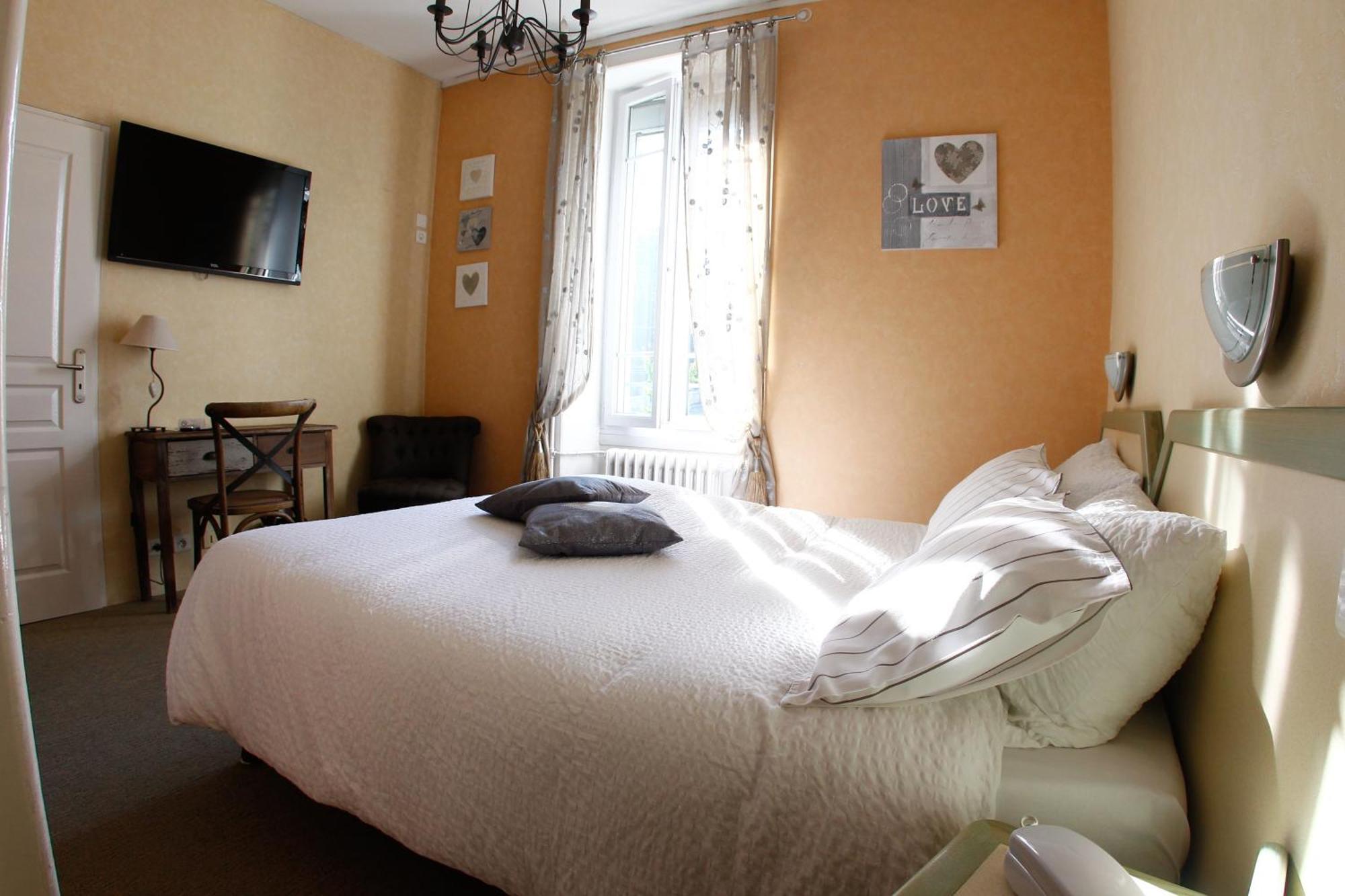 Hotel Gambetta Lons-le-Saunier Exterior foto